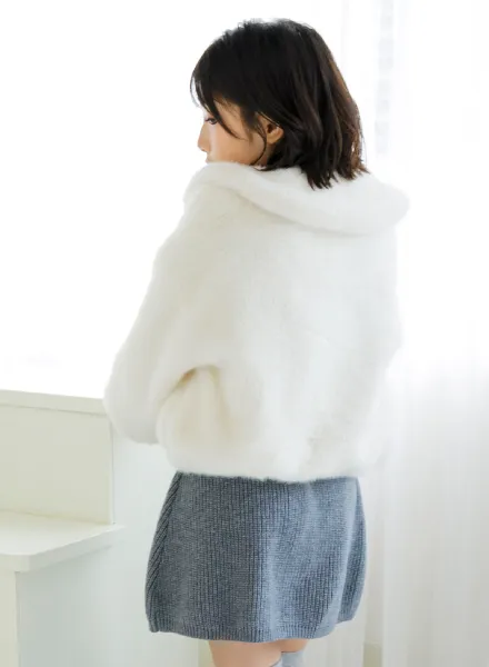 りぼんチャーム付きエコファーアウター アイボリー