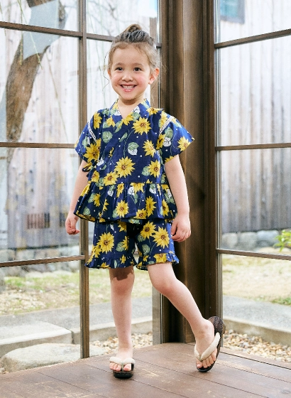 ネイビーのひまわり柄・女の子用キッズ甚平