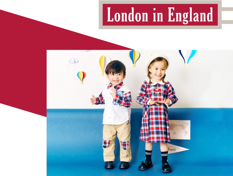 London in England　チェックのシャツとワンピースをおそろいで着用した女の子と男の子のコーデ画像