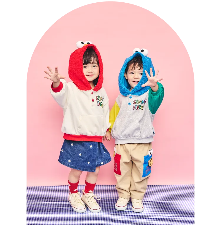 セサミコラボ フード付トレーナー