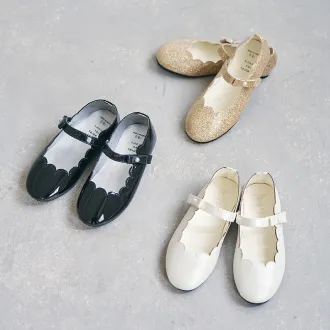 パンプス ¥3,740　(tax in)