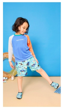 動きやすいシルエットでサラっとした素材感