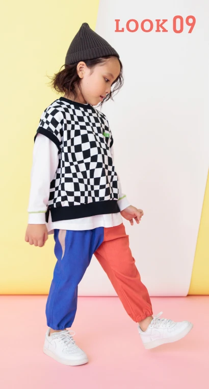 切り替えがおしゃれなキッズ用パンツ