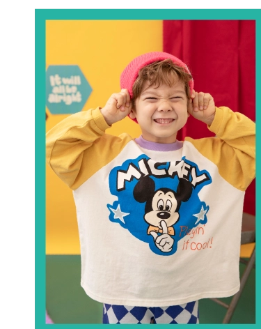 ポップで楽しいディズニートップス！