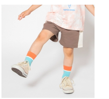 元気な男の子にぴったりのカラフル靴下