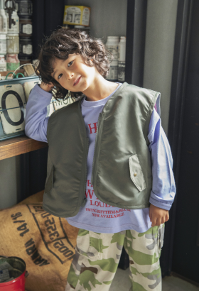 カモフラージュ柄・迷彩柄のコーデの男の子スタイリング2