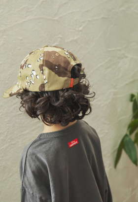 マペッツコラボキッズロンTを切る男の子のスタイリング2