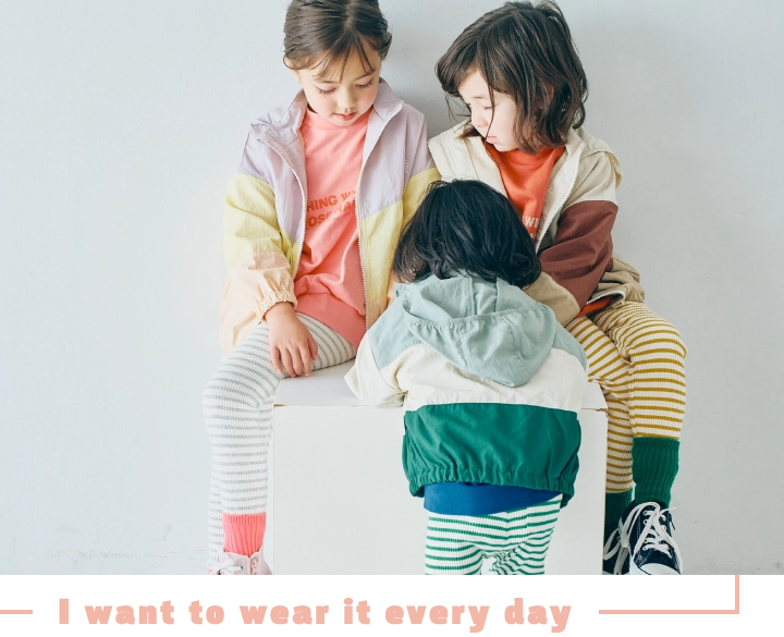 ウィンドブレーカーをおそろいコーデしているモデル画像