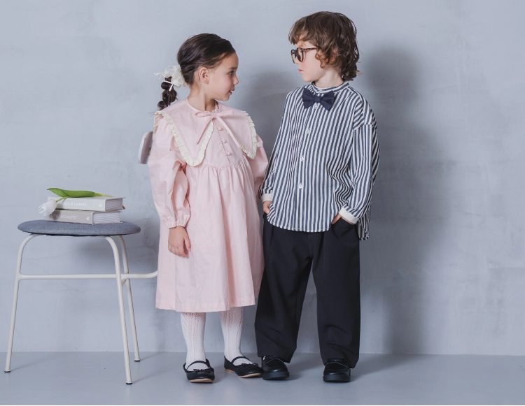 柔らかい風合いのバンドカラーシャツ