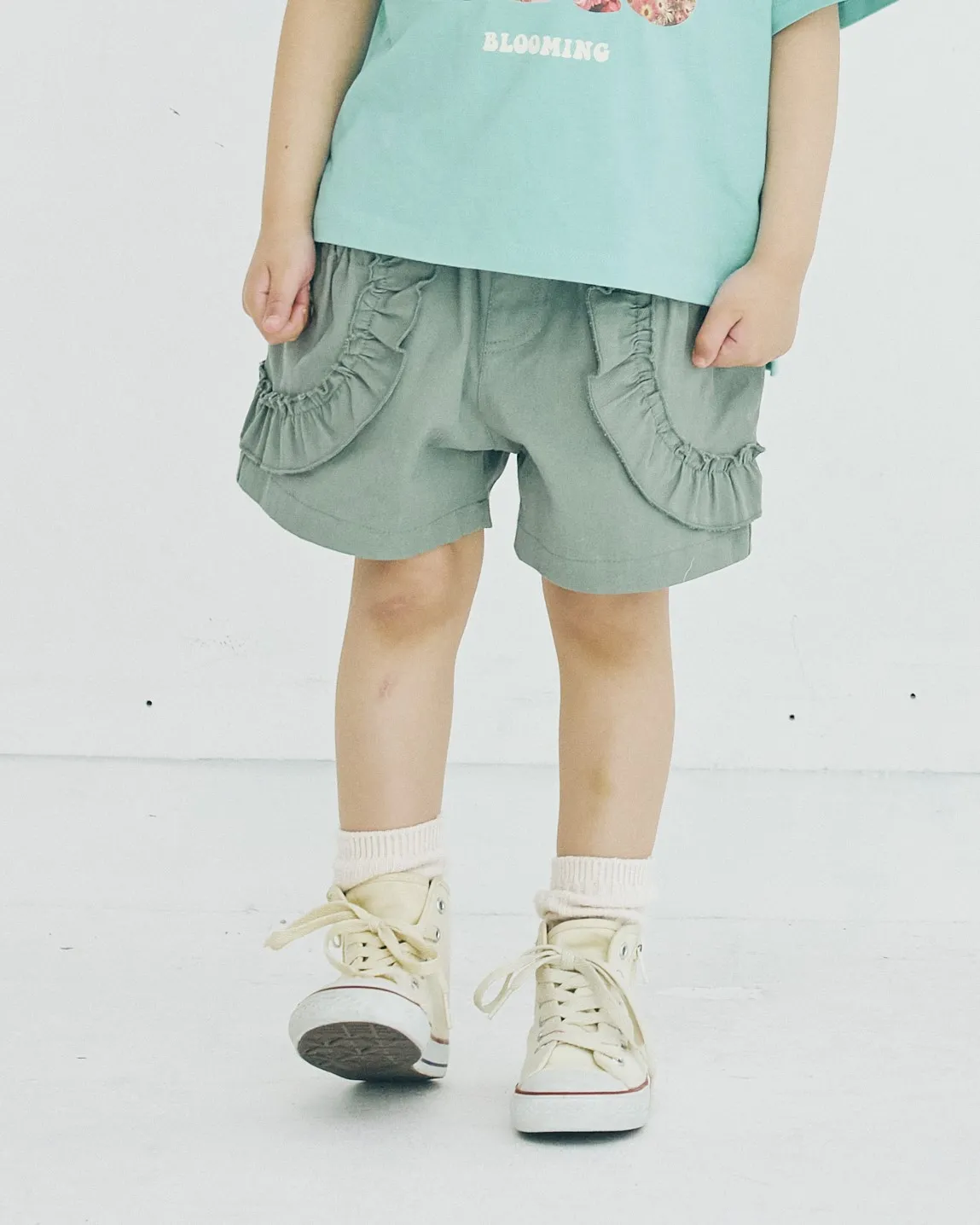 サイドポケットフリルショートパンツ